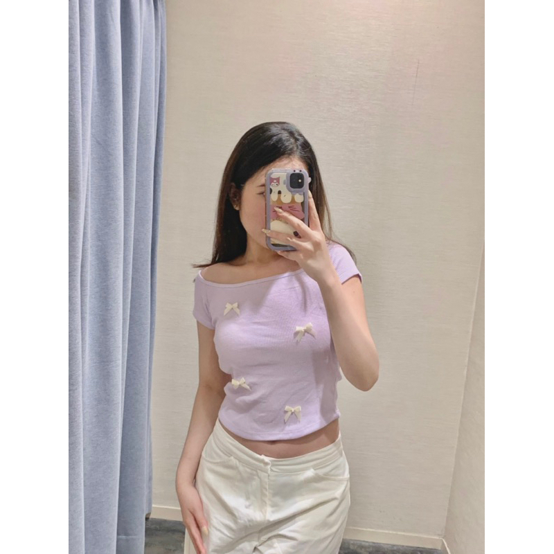 Emlaine.sg Áo bẹt vai hở lưng trái tim màu tím pastel tôn da