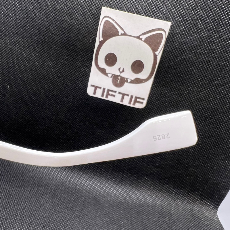 Kính si nhật hãng peanut