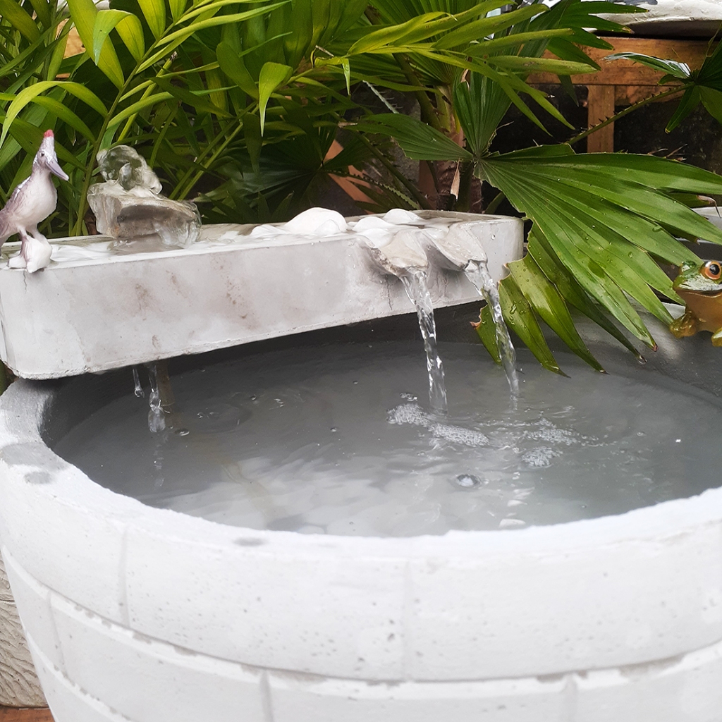 Đài phun nước để bàn, hồ cá Tích hợp sẵn máy bơm, đèn chiếu. Tặng sỏi trắng trang trí