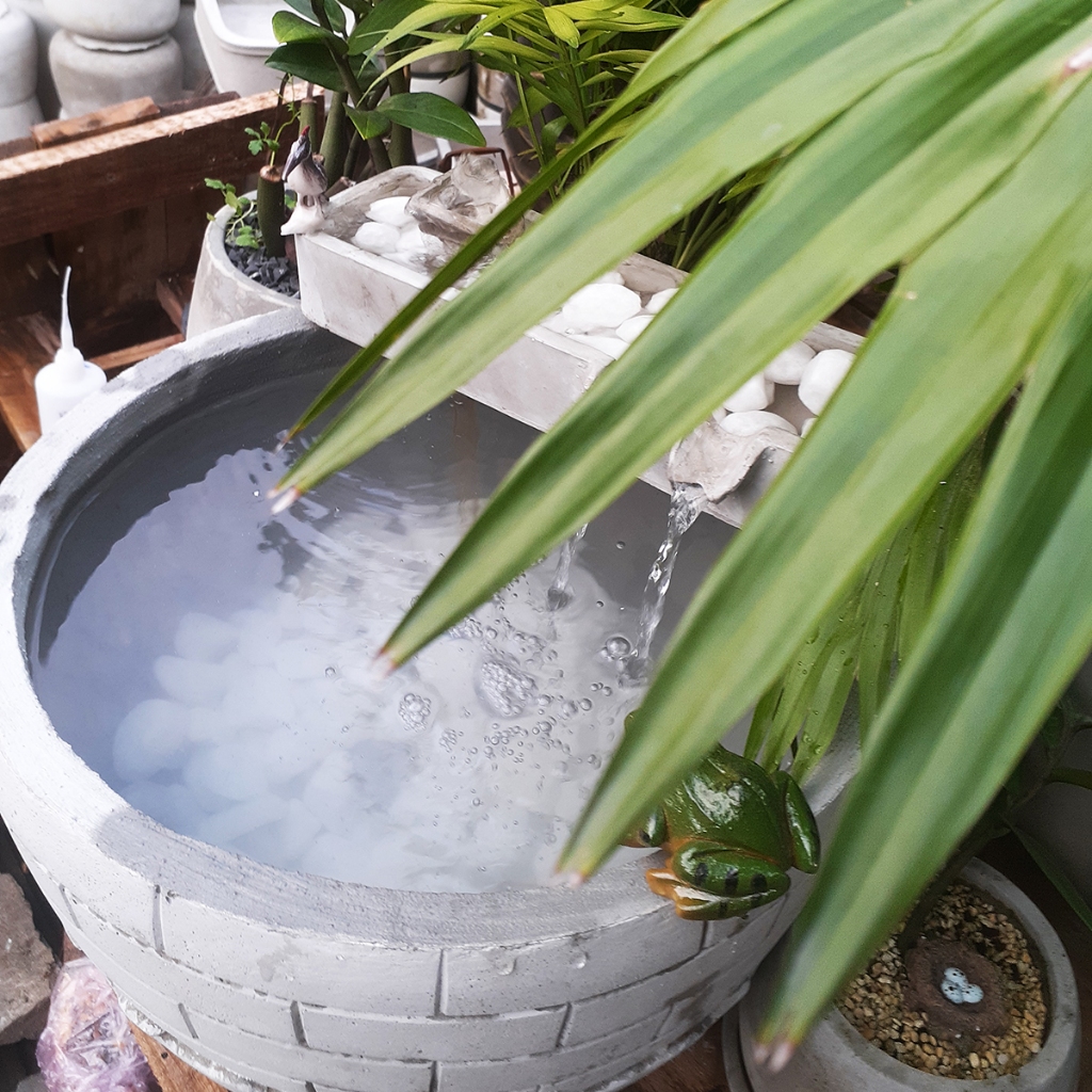 Đài phun nước để bàn, hồ cá Tích hợp sẵn máy bơm, đèn chiếu. Tặng sỏi trắng trang trí