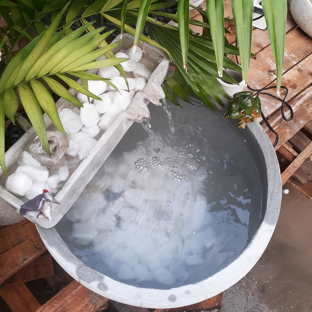 Đài phun nước để bàn, hồ cá Tích hợp sẵn máy bơm, đèn chiếu. Tặng sỏi trắng trang trí