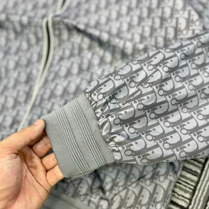 Áo Khoác Bomber Đì O Vân Dập Bo Cổ Tàu Quảng Châu_Áo Khoác Gió Nam Nữ Đì O Hai Lớp Bo Tay Vân Tàu