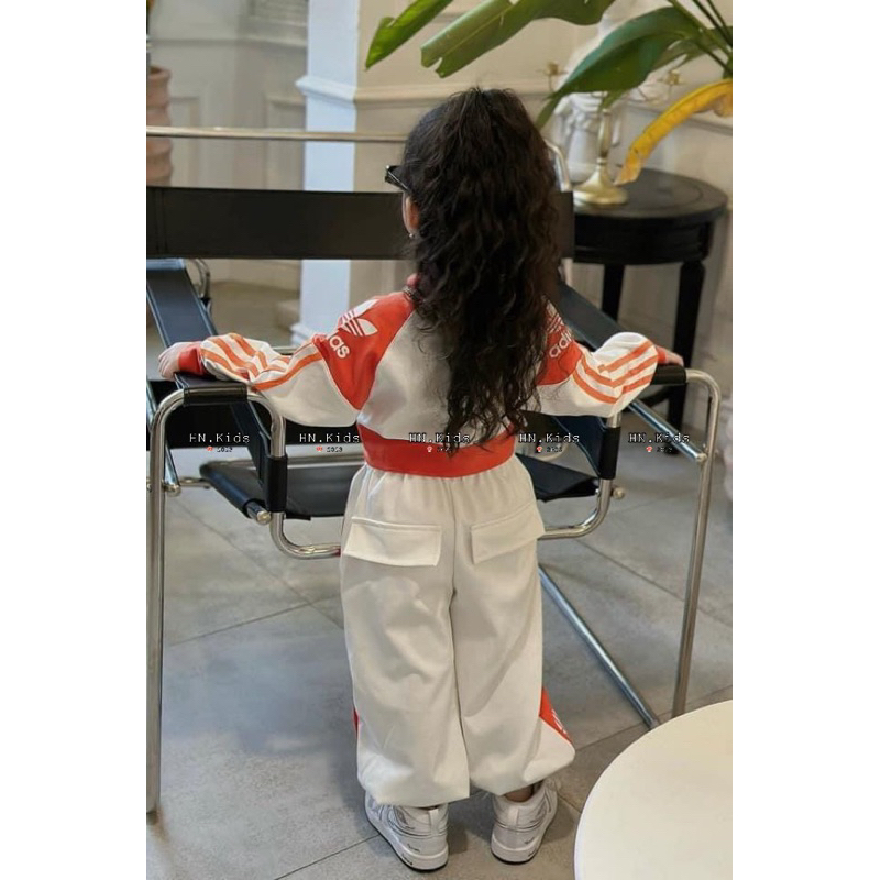 Bộ thể thao da cá tàu cực ngầu cho bé gái