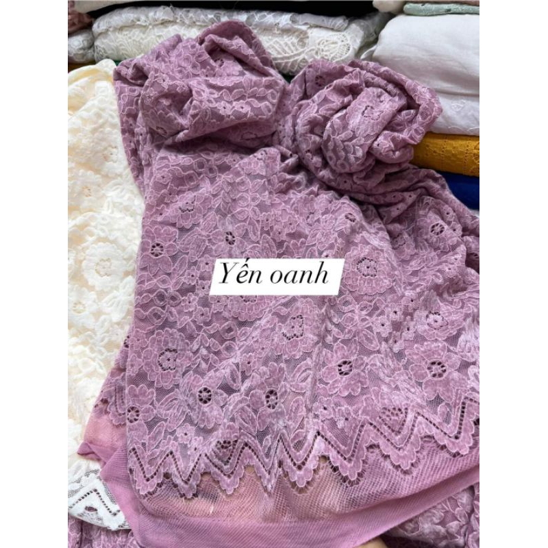 Vải ren nhung có nhiều màu lên áo dài ngày cưới