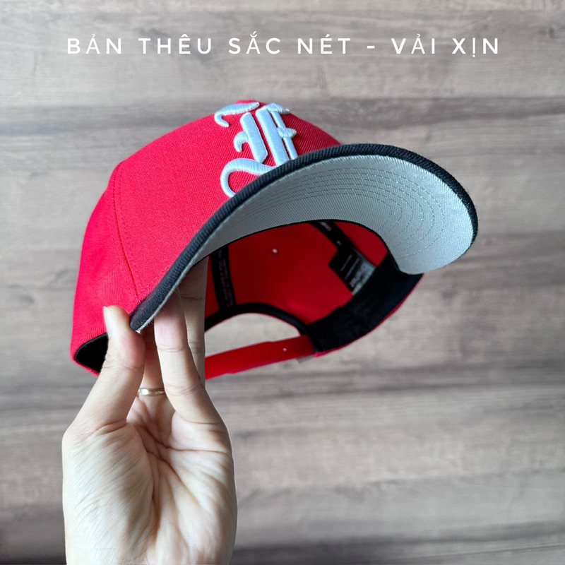 Nón lưỡi Trai fom vuông SÂU ĐẦU vải đỏ logo trắng chữ f cách điệu brand One Hat