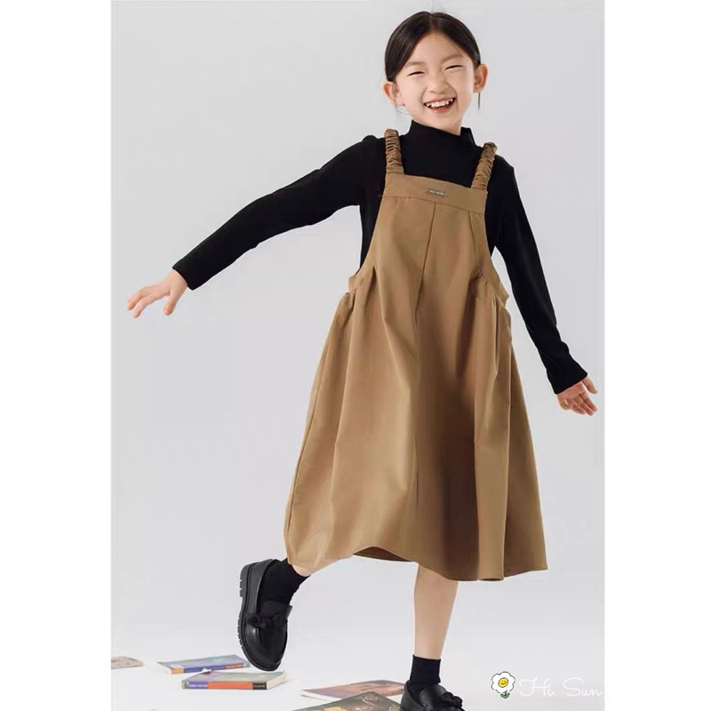 Set váy yếm 2 dây kết hợp áo giữ nhiệt Hisun màu nâu đen cho bé gái size từ 14-45 cân