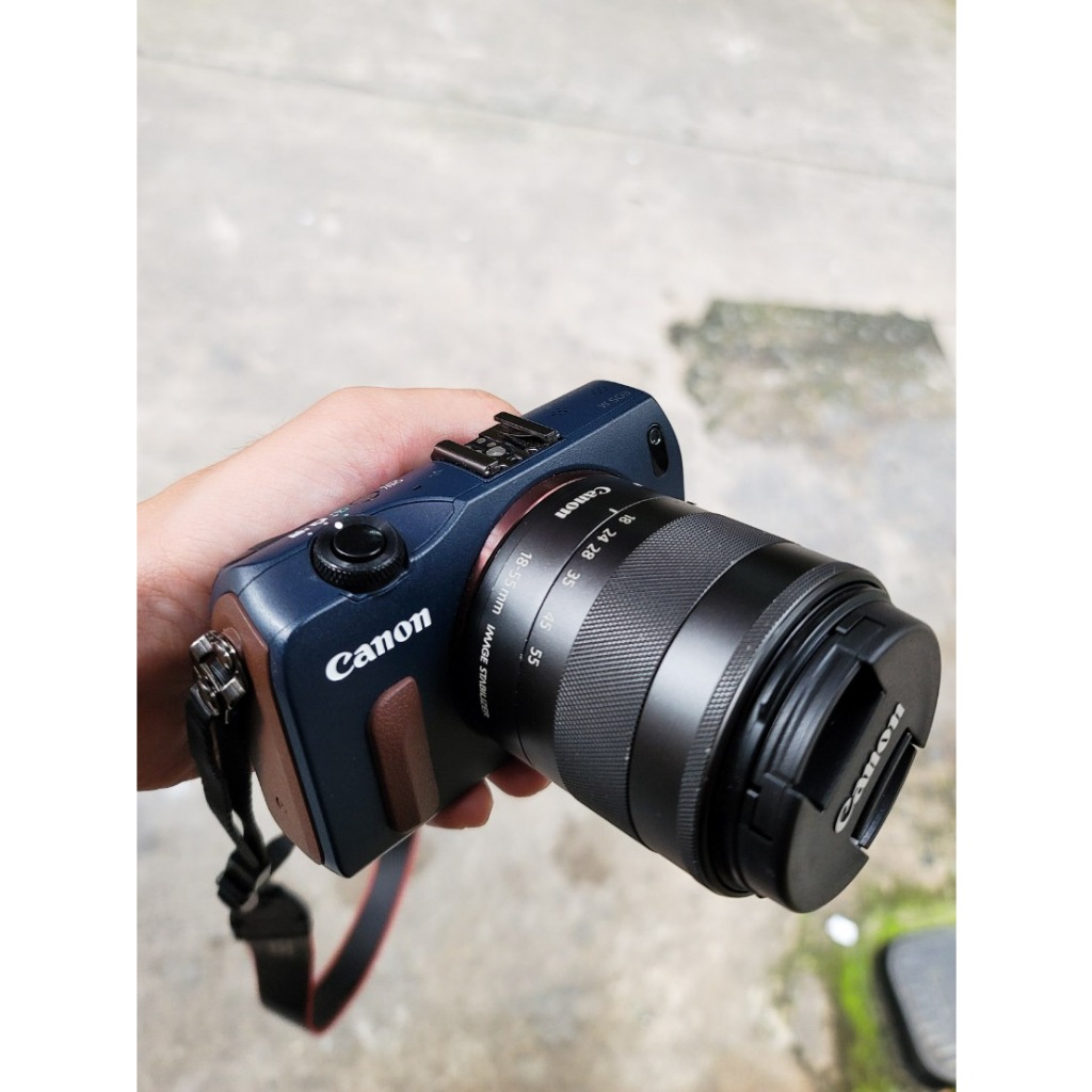 Máy ảnh Canon M + Lens 18-55mm IS STM - 18 Megapixel - Quay Phim FUllHD - Mới 98%