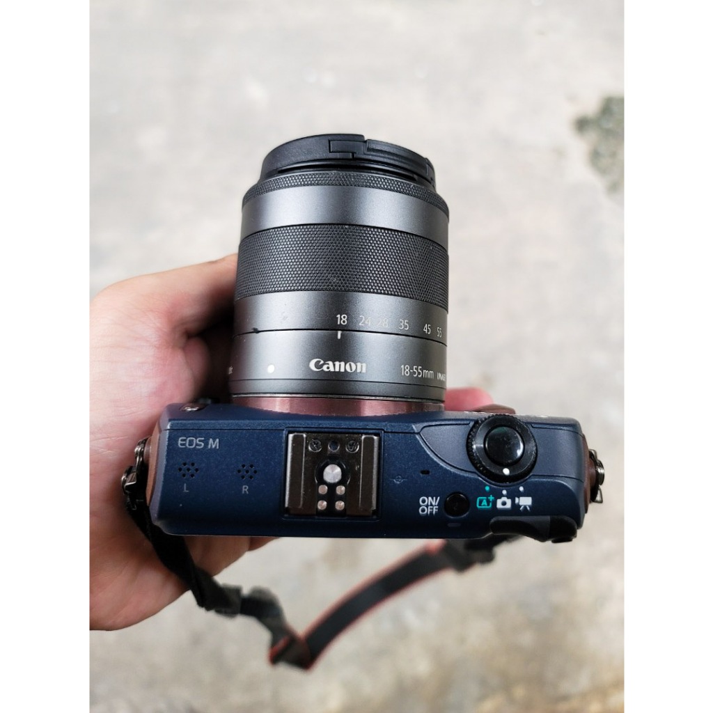 Máy ảnh Canon M + Lens 18-55mm IS STM - 18 Megapixel - Quay Phim FUllHD - Mới 98%