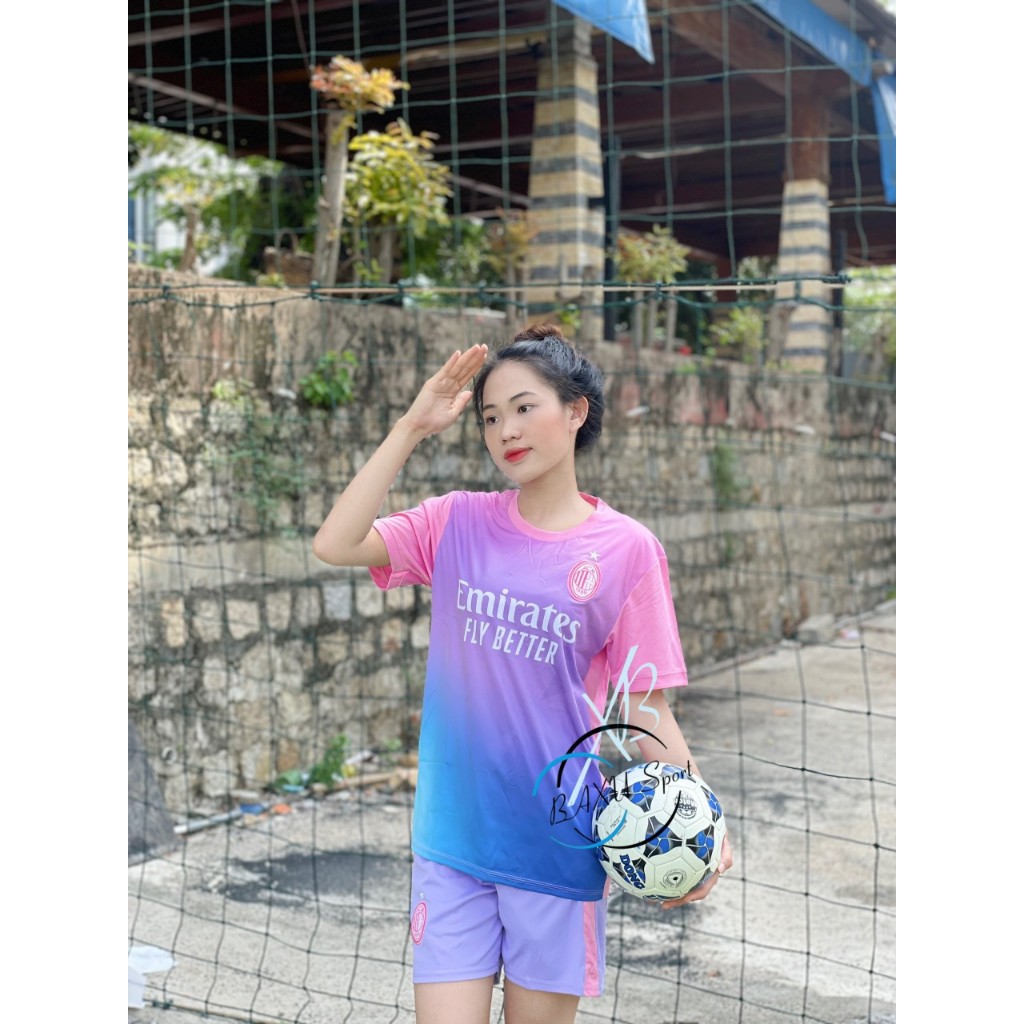 ÁO BÓNG ĐÁ CLB AC MILAN HỒNG ĐẸP 2024 - BỘ QUẦN ÁO BÓNG ĐÁ CLB AC MILAN HỒNG MẪU THẬT 2024