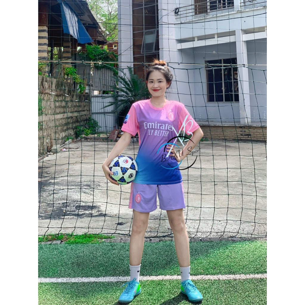 ÁO BÓNG ĐÁ CLB AC MILAN HỒNG ĐẸP 2024 - BỘ QUẦN ÁO BÓNG ĐÁ CLB AC MILAN HỒNG MẪU THẬT 2024