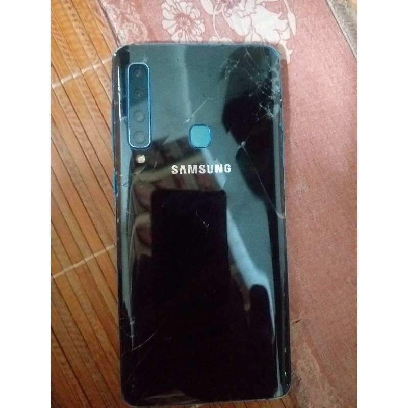 Xác Samsung A9 2018 hỏng màn không mật khẩu