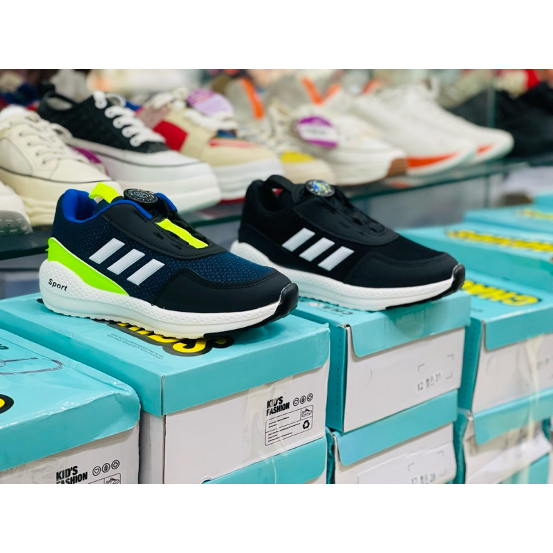 Giầy thể thao bé trai 3 vạch