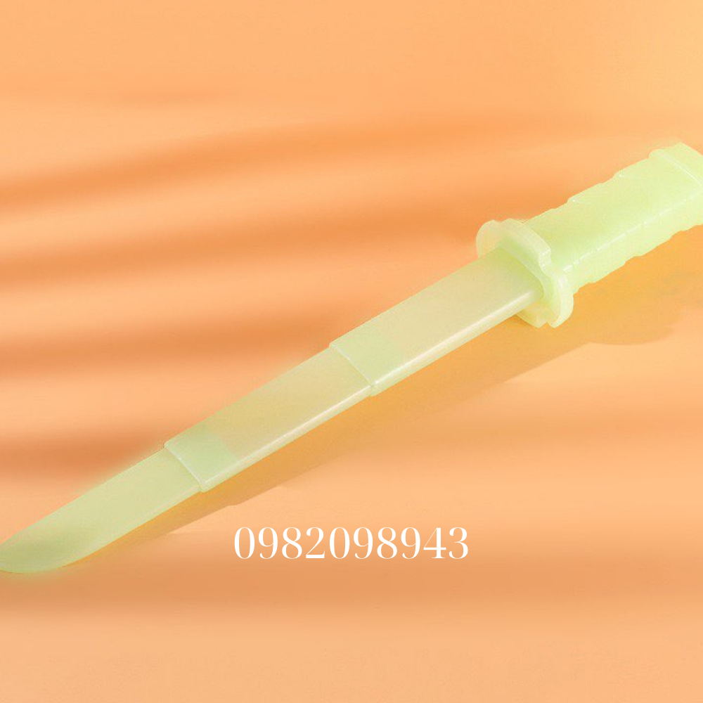 KIẾM NHỰA RÚT GỌN, KIẾM CÀ RỐT, KIẾM CÀ RỐT 3D CÓ PHẢN QUANG PHÁT SÁNG VÀO BUỔI TỐI AN TOÀN VUI NHỘN