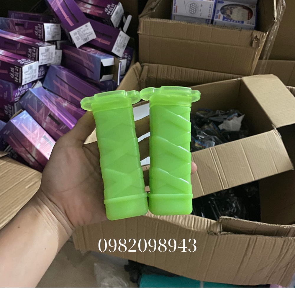 KIẾM NHỰA RÚT GỌN, KIẾM CÀ RỐT, KIẾM CÀ RỐT 3D CÓ PHẢN QUANG PHÁT SÁNG VÀO BUỔI TỐI AN TOÀN VUI NHỘN