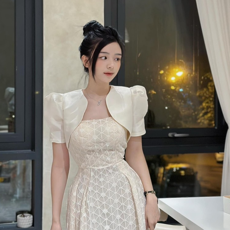 Đầm Dự Tiệc MARIS DESIGN, Váy Ren Phối Tafta Ngắn Tay M0016