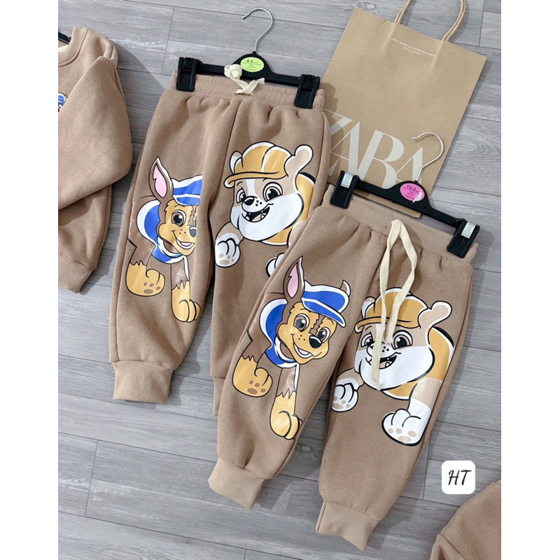 Bộ nỉ màu nâu hình chó cứu hộ cho bé