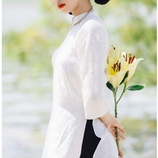 Áo dài trắng dáng xuông đi chùa chất liệu gấm tơ, áo dài gấm trắng trẻ trung