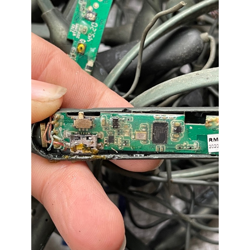 Combo 2 xác tai nghe bluetooth mozard Z702  tai nghe hư - lỗi