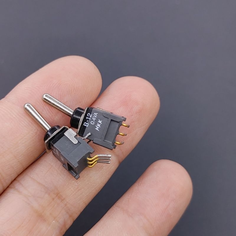 NKK B-12 switch, công tắt ON/OFF 3 chân mạ vàng