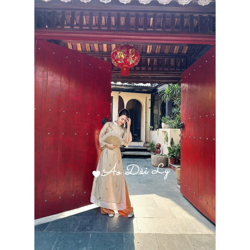 Áo Dài “Chi Giao” Hoạ Tiết Hoa Thêu 4 Tà Điểm Nơ Cao Cấp