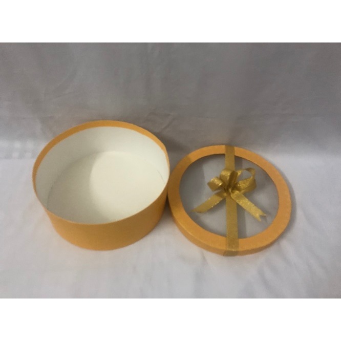 Hộp quà hình tròn mặt kiếng/mica đủ màu đk 25 cm cao 10 cm/hộp