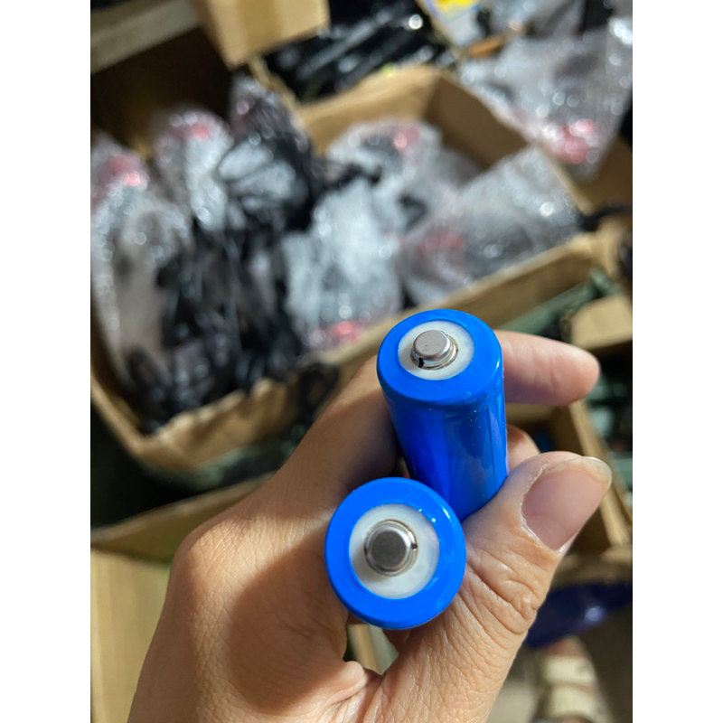 Pin sạc 18650 dung lượng 6800mAh 3.7V  va 8800mAh dùng cho đèn pin cầm tay, quạt sạc tích điện USB