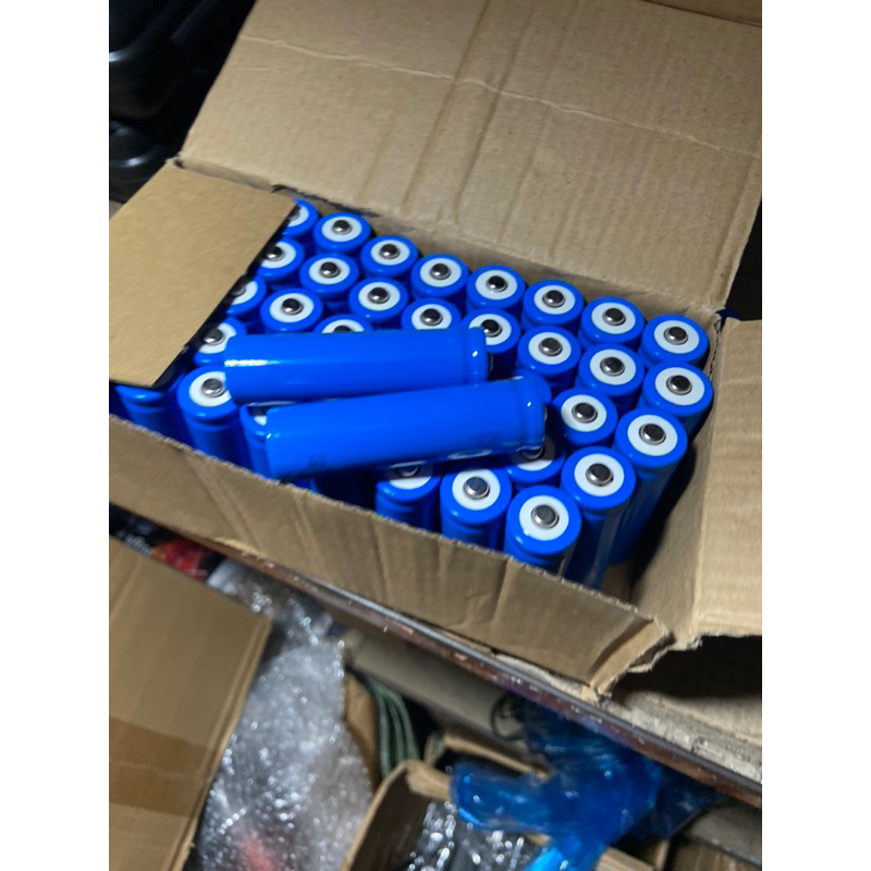 Pin sạc 18650 dung lượng 6800mAh 3.7V  va 8800mAh dùng cho đèn pin cầm tay, quạt sạc tích điện USB