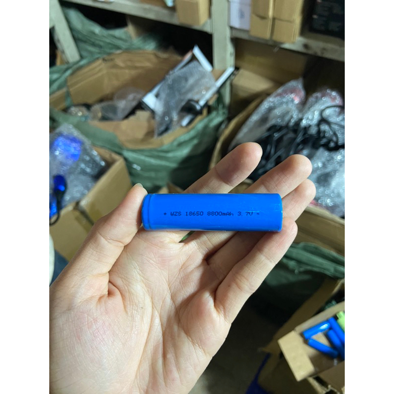 Pin sạc 18650 dung lượng 6800mAh 3.7V  va 8800mAh dùng cho đèn pin cầm tay, quạt sạc tích điện USB
