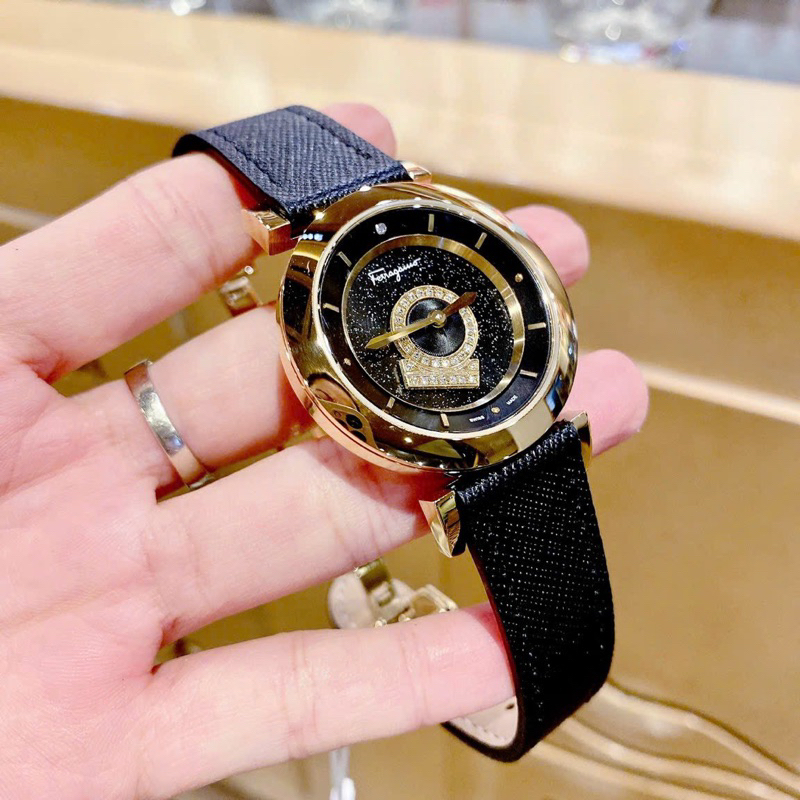 Đồng hồ nữ Salvatore Ferragamo dây da đen