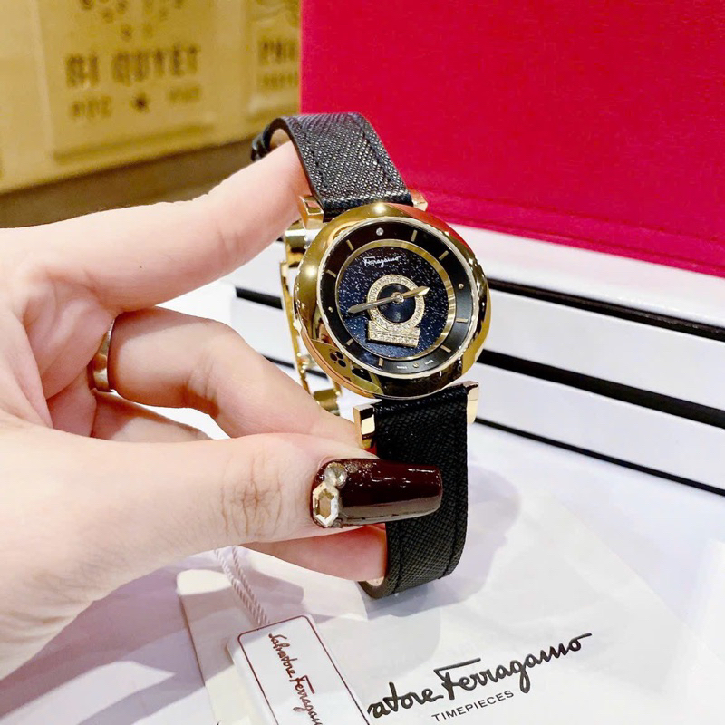 Đồng hồ nữ Salvatore Ferragamo dây da đen