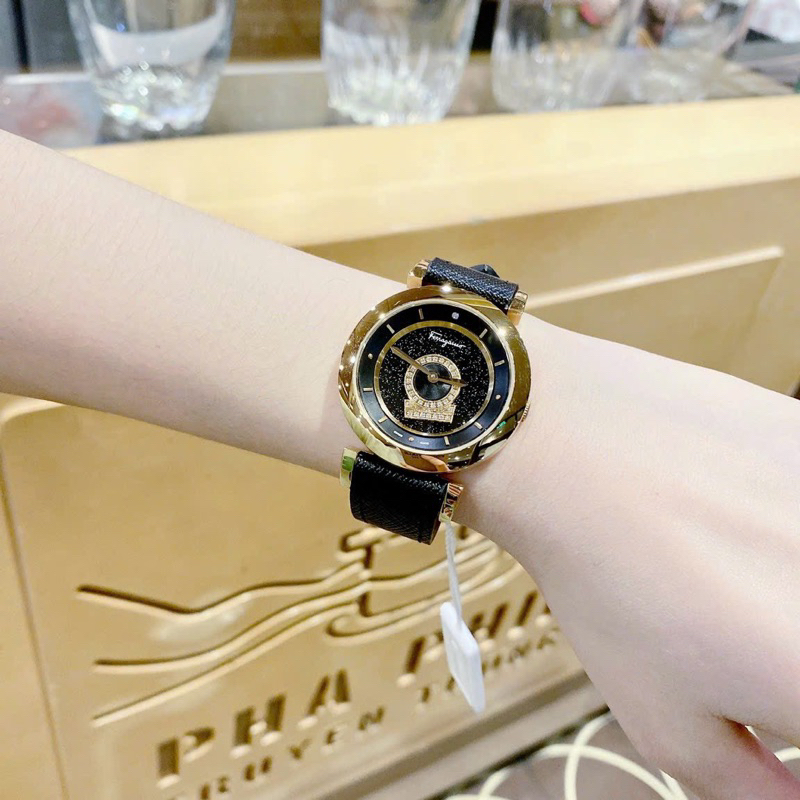 Đồng hồ nữ Salvatore Ferragamo dây da đen