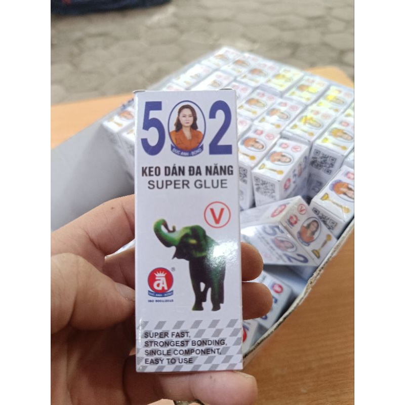 keo 502 chai bé