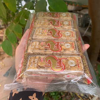 Kẹo Lạc Vừng Truyền Thống ( 1 gói 10 thanh )