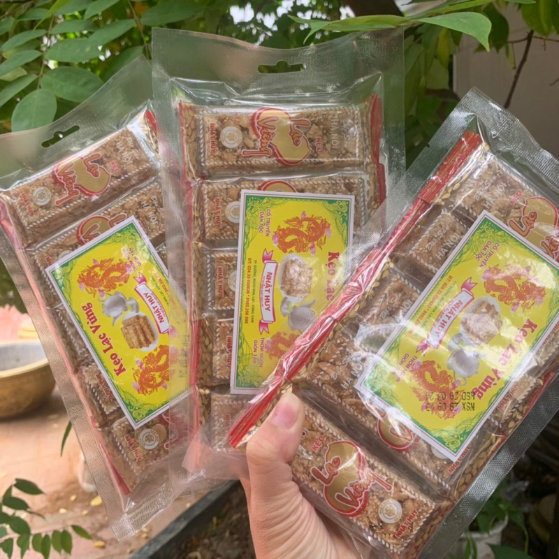 Kẹo Lạc Vừng Truyền Thống ( 1 gói 10 thanh )