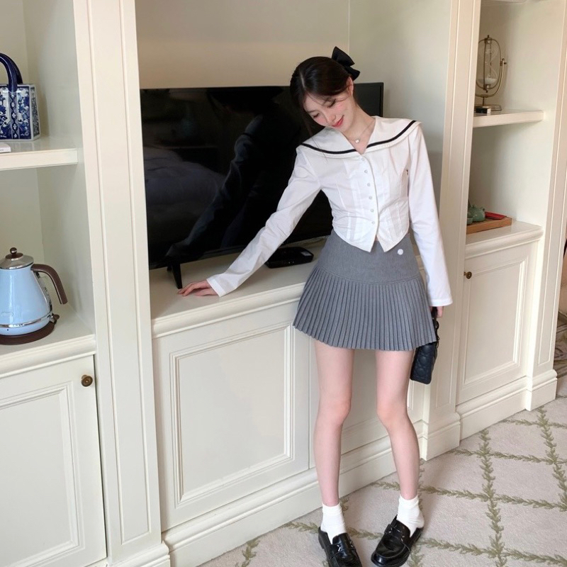 Chân váy xếp ly tennis dáng ngắn kèm cài chữ B có lót trong chất cao cấp qc