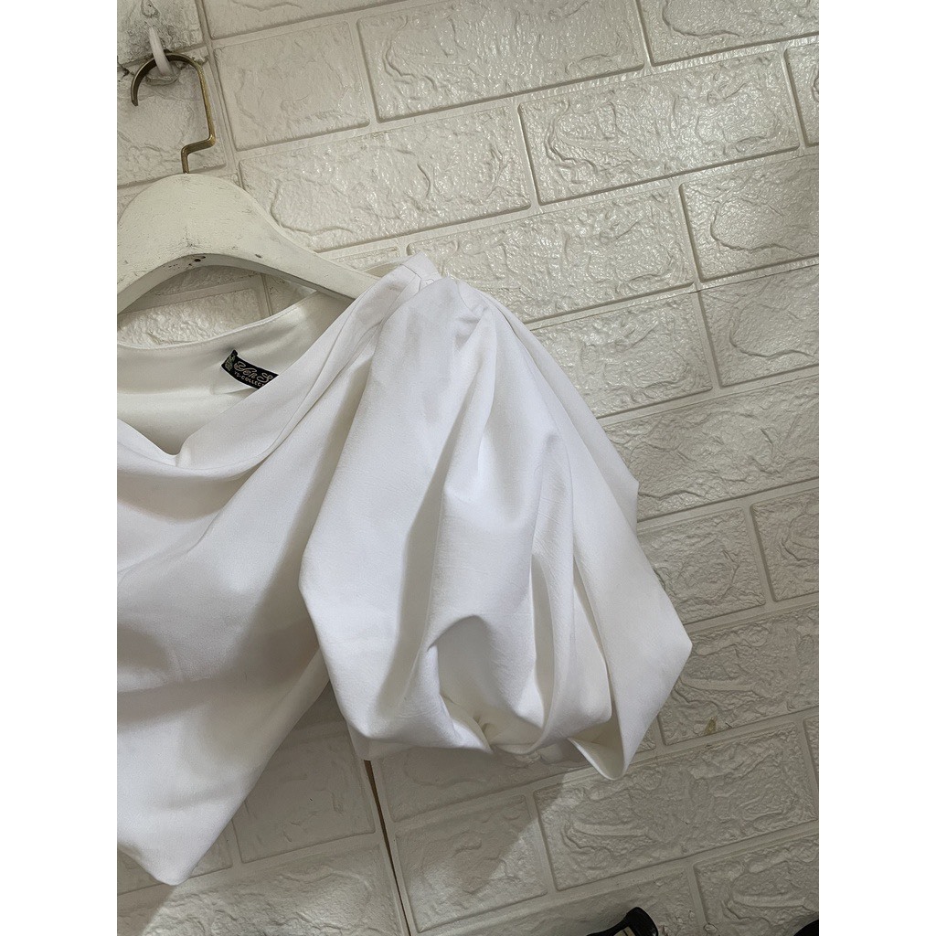 Áo croptop lệch vai tay phồng