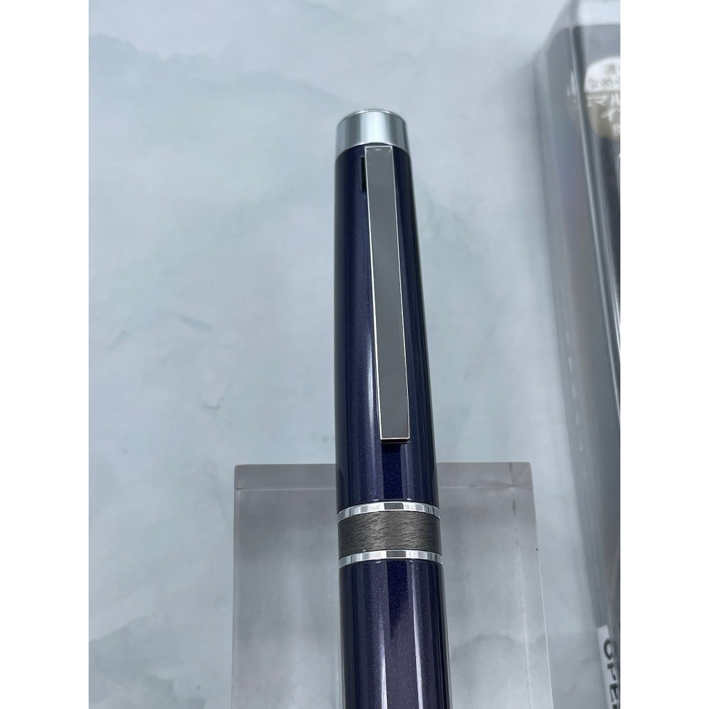 Bút bi Zebra - 385.98292