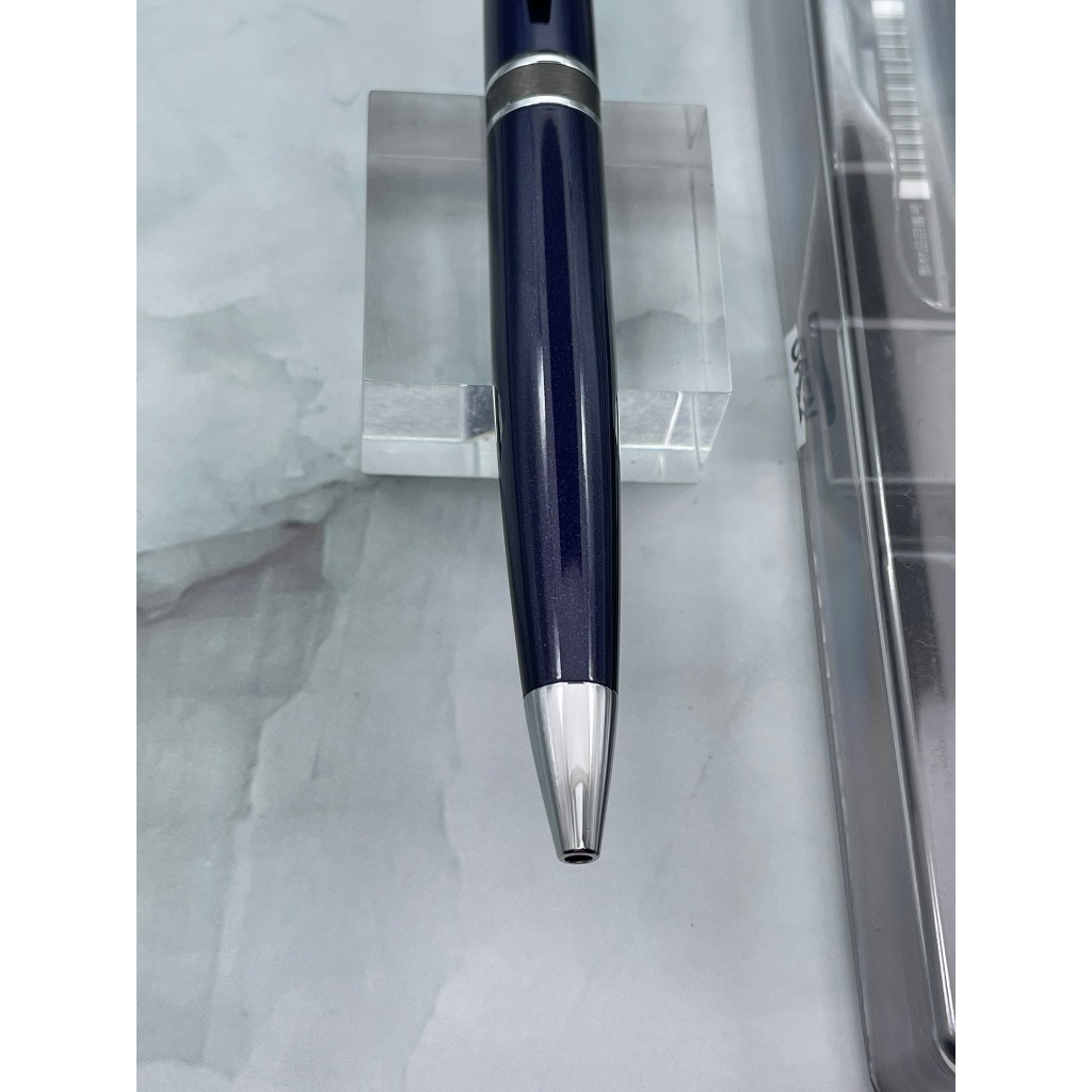 Bút bi Zebra - 385.98292