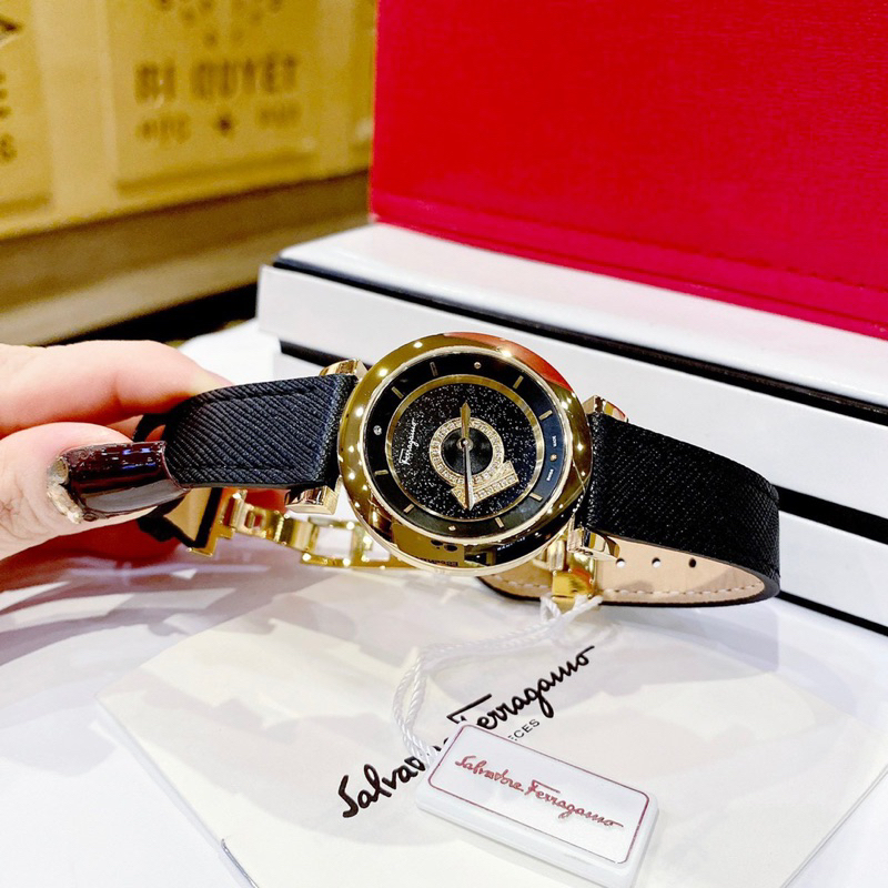 Đồng hồ nữ Salvatore Ferragamo dây da đen