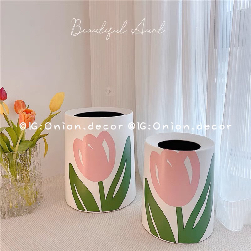 Thùng rác hoa tulips treo cánh cửa để bàn