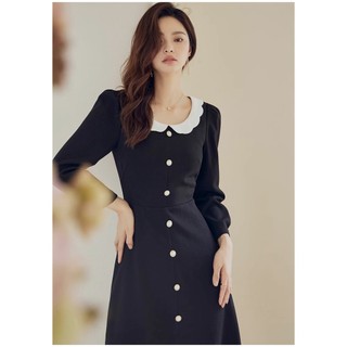 Đầm đen cổ kiểu tay lửng thiết kế dáng xoè