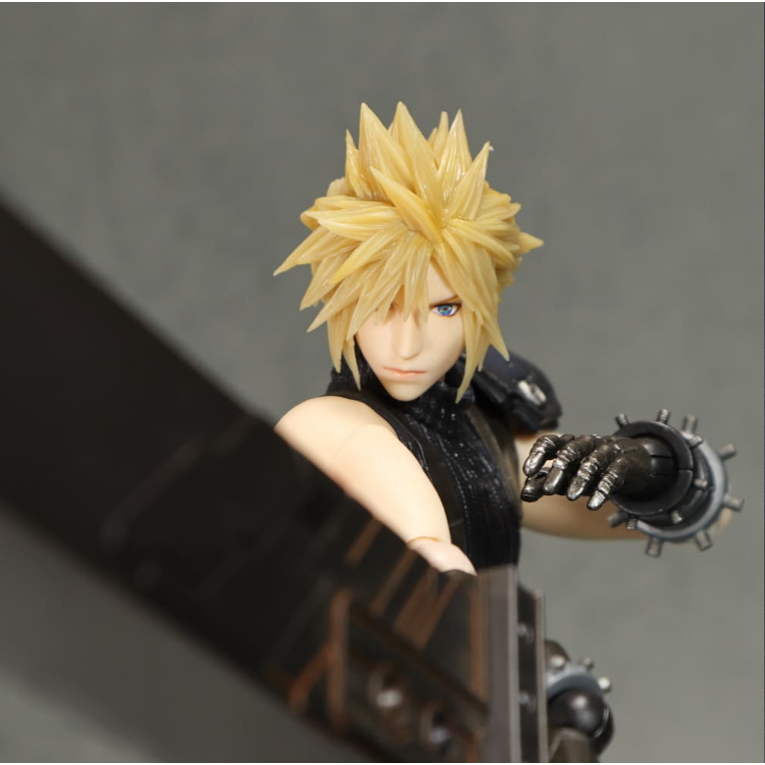 Mô hình Cloud Strife Version 2 Final Fantasy VII Remake - Play Arts Kai Square Enix