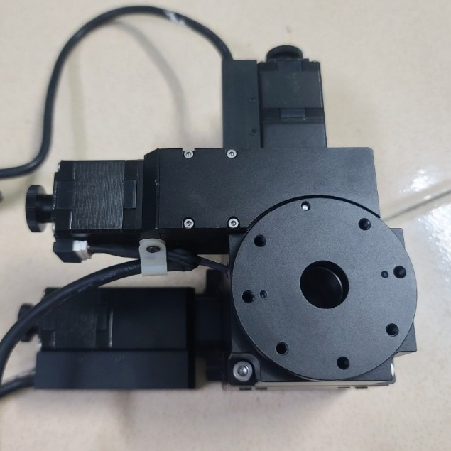 Tinh chỉnh 3 trục XYR, size 60x60 dùng động cơ.