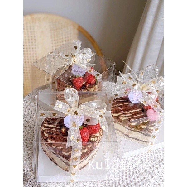 Hộp đựng bánh Mica tim có quai xách