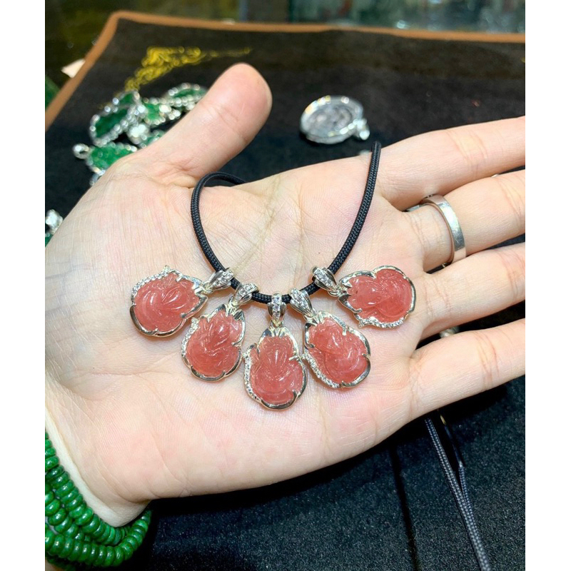 Mặt dây chuyền đeo cổ Hồ Ly và Tì Hưu đá đào hoa