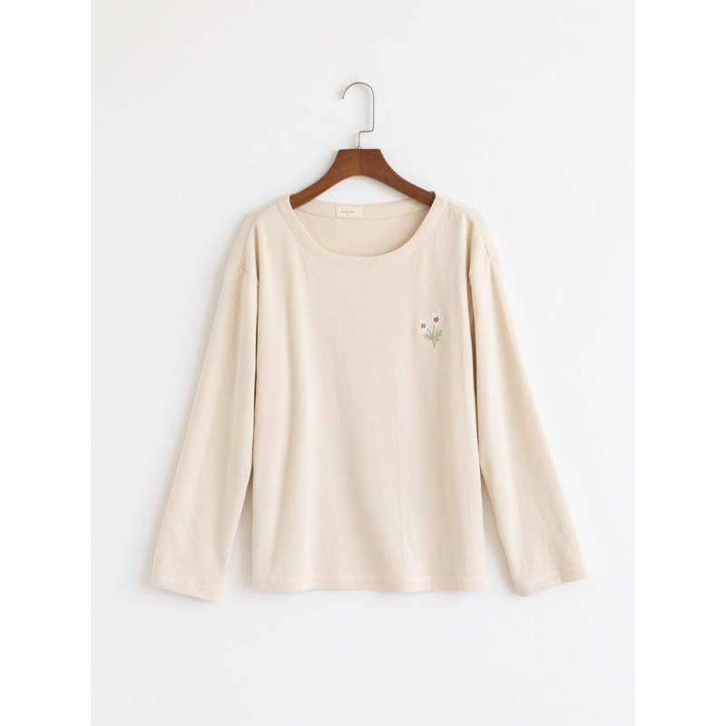 Áo sweater dài tay kem thêu daisy MADELEN