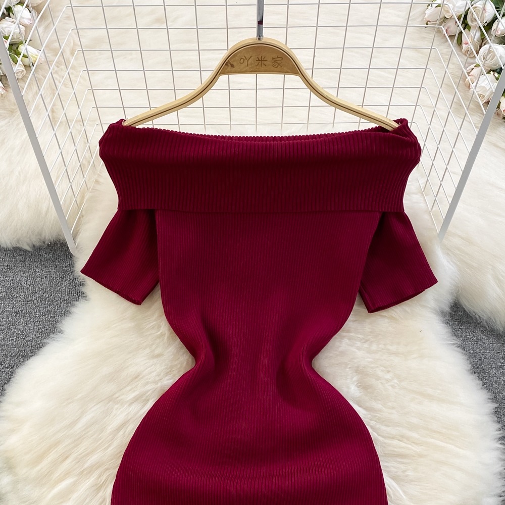 Đầm len trễ vai kiểu Pháp xoè đuôi cá