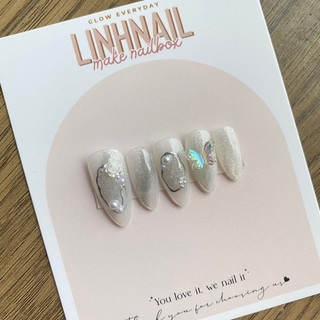L038 nailbox thiết kế màu trắng gạo đính charm