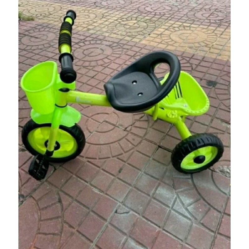 Xe 3 bánh cho bé