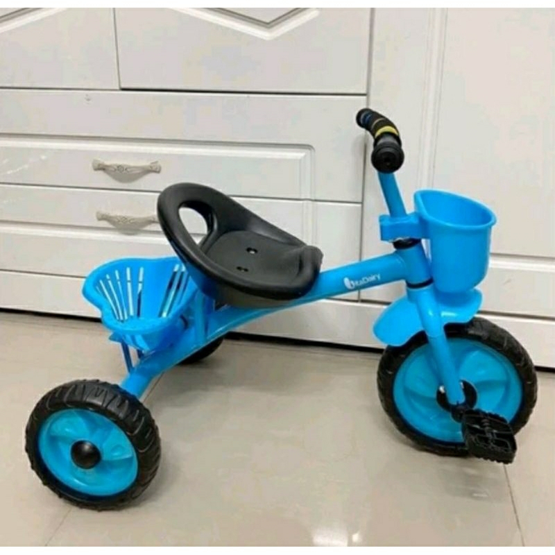 Xe 3 bánh cho bé